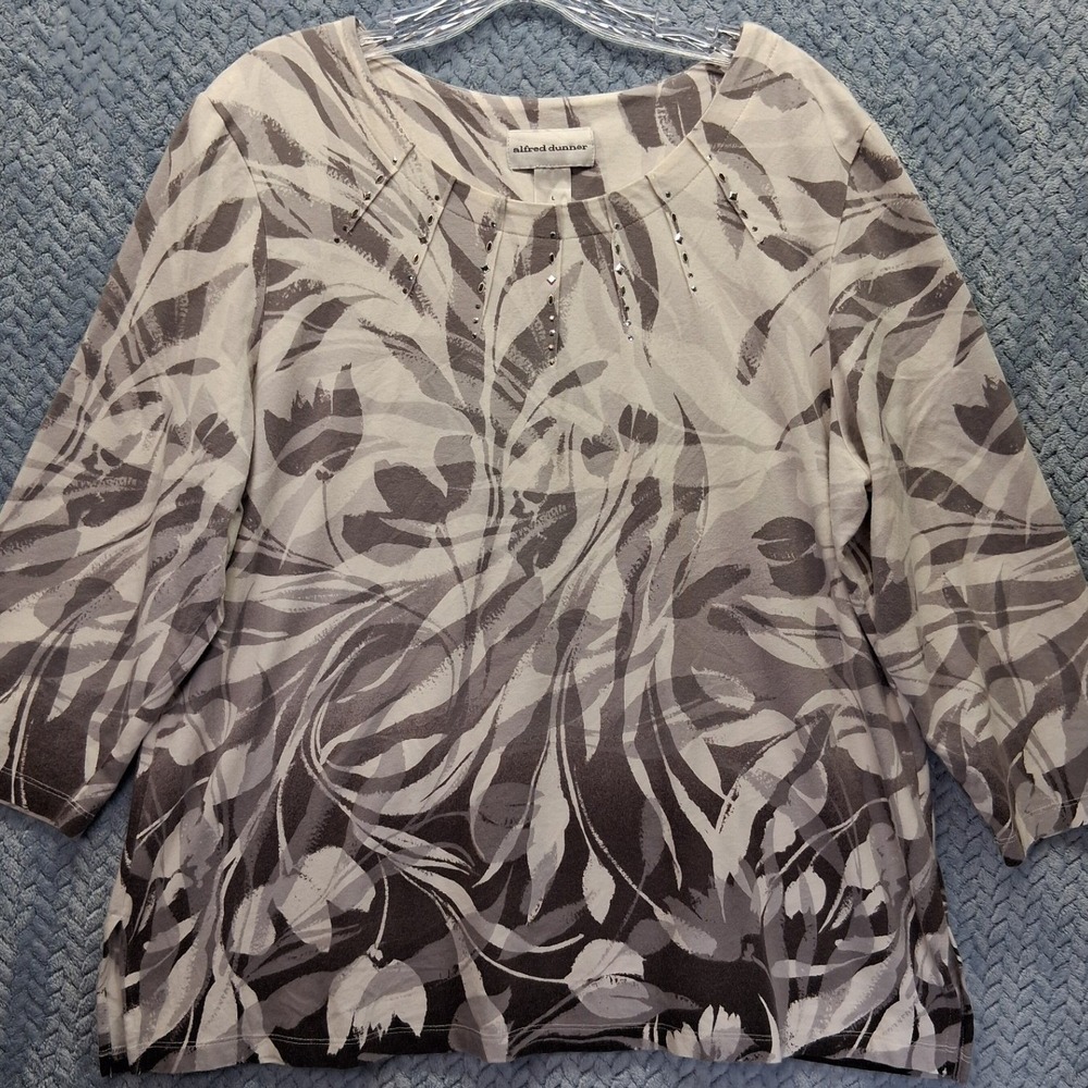 Alfred Dunner Womens Large Grey Floral Ombre 3/4 Sleeve Studded Neck Top